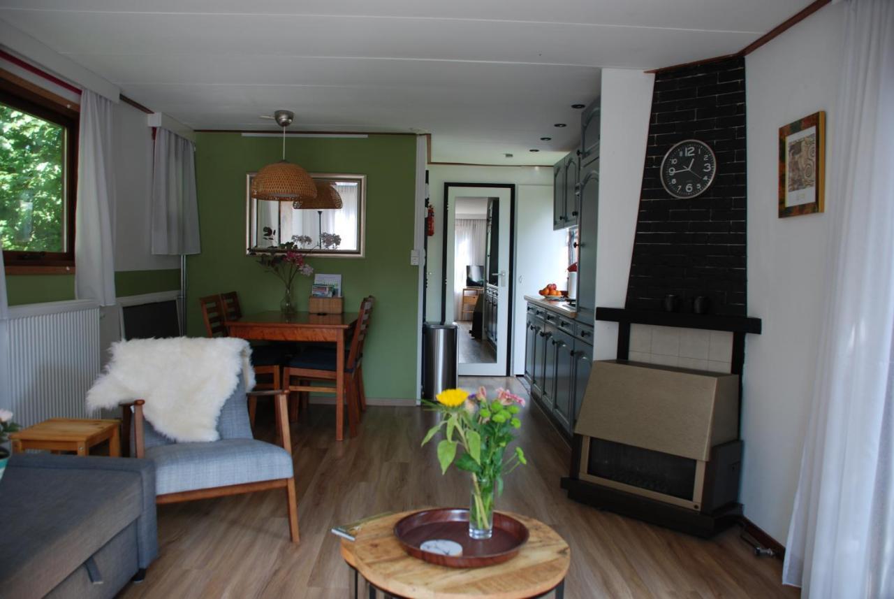 皮滕Charmant Chalet Op Een Bospark Op De Veluwe别墅 外观 照片