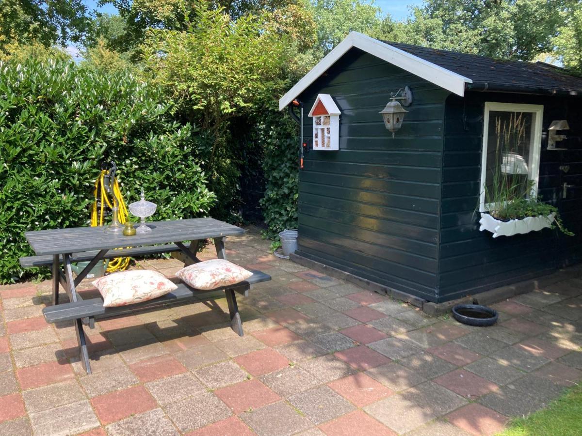 皮滕Charmant Chalet Op Een Bospark Op De Veluwe别墅 外观 照片
