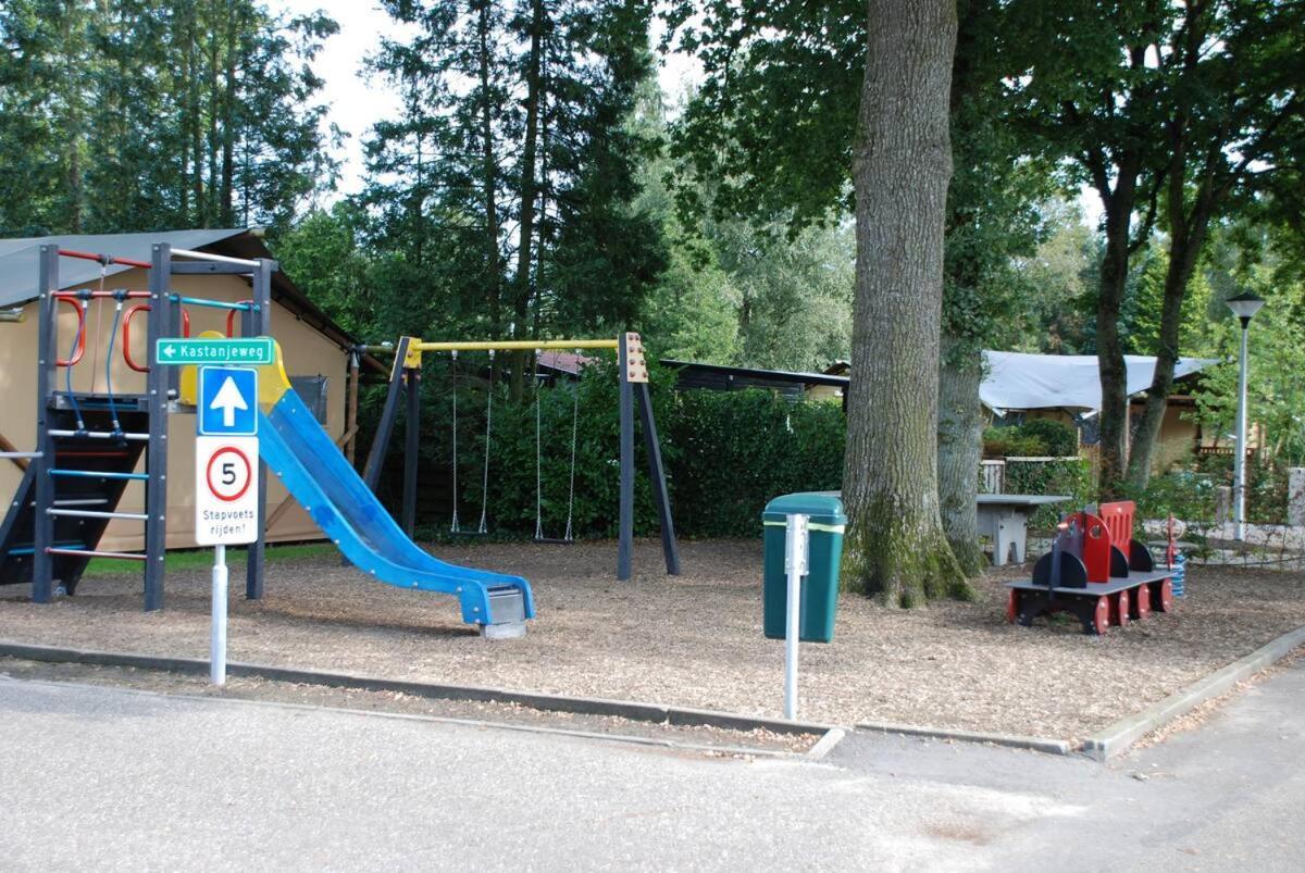 皮滕Charmant Chalet Op Een Bospark Op De Veluwe别墅 外观 照片